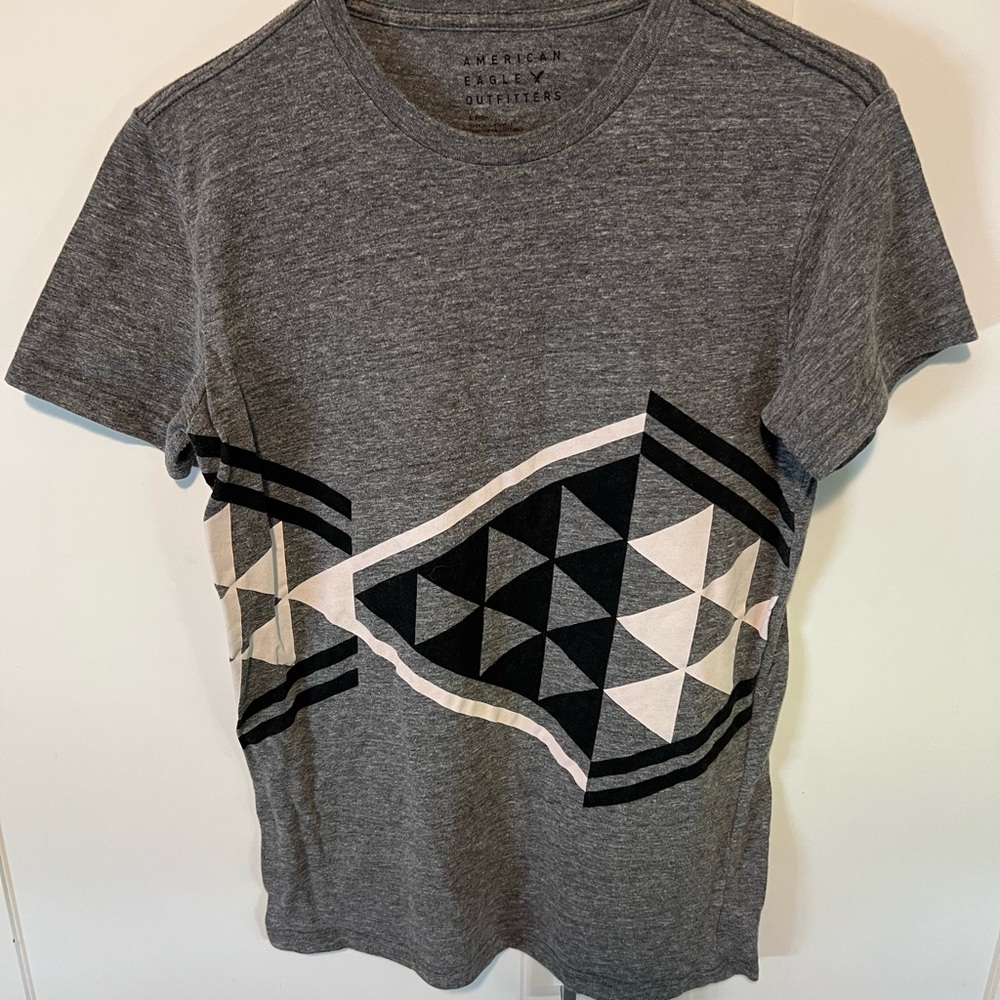 American Eagle Outfitters Heather Gray Tee Size S. Great condition!